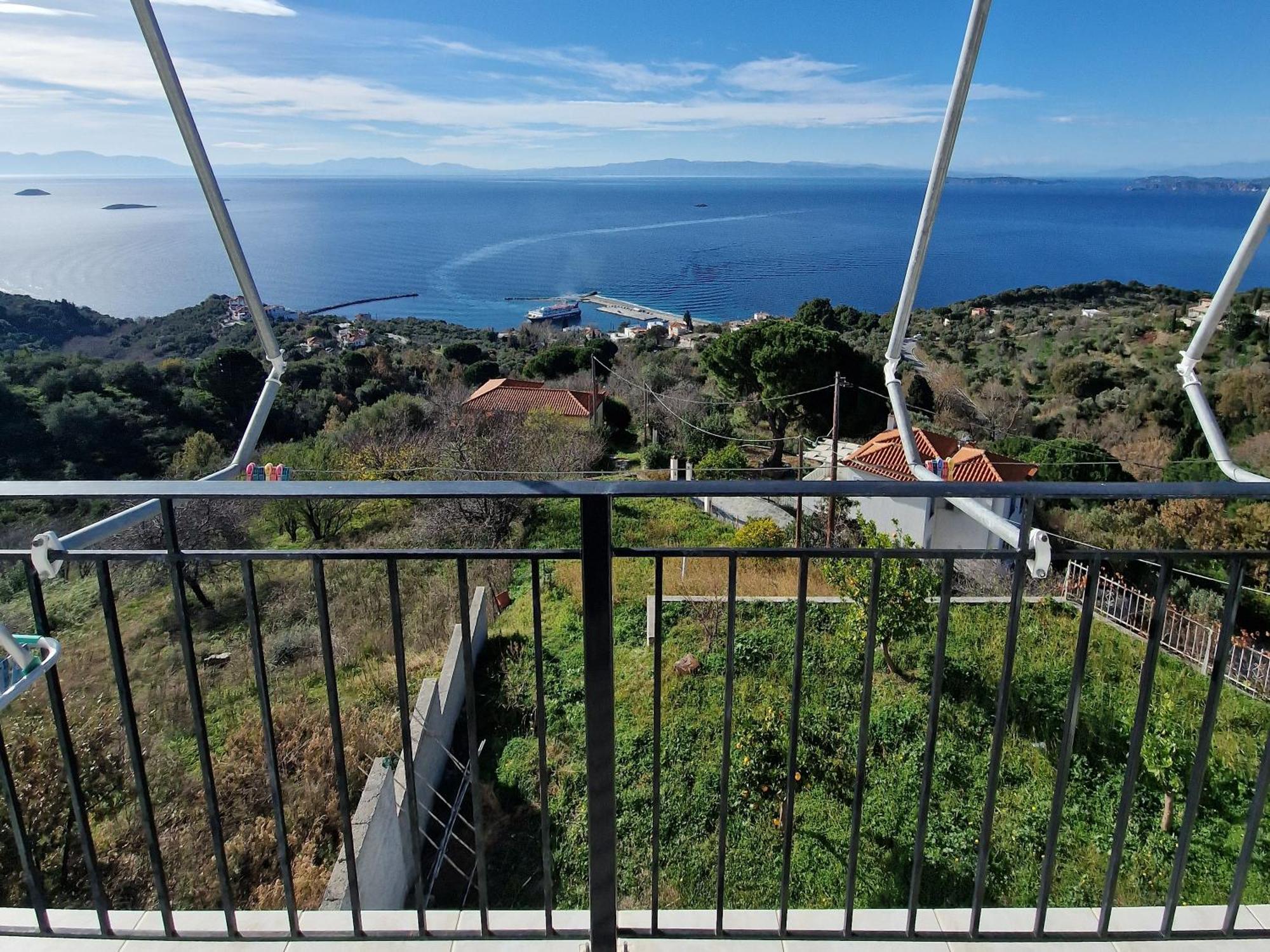 Skopelos House Nikols Apartment Loutraki  Exterior photo